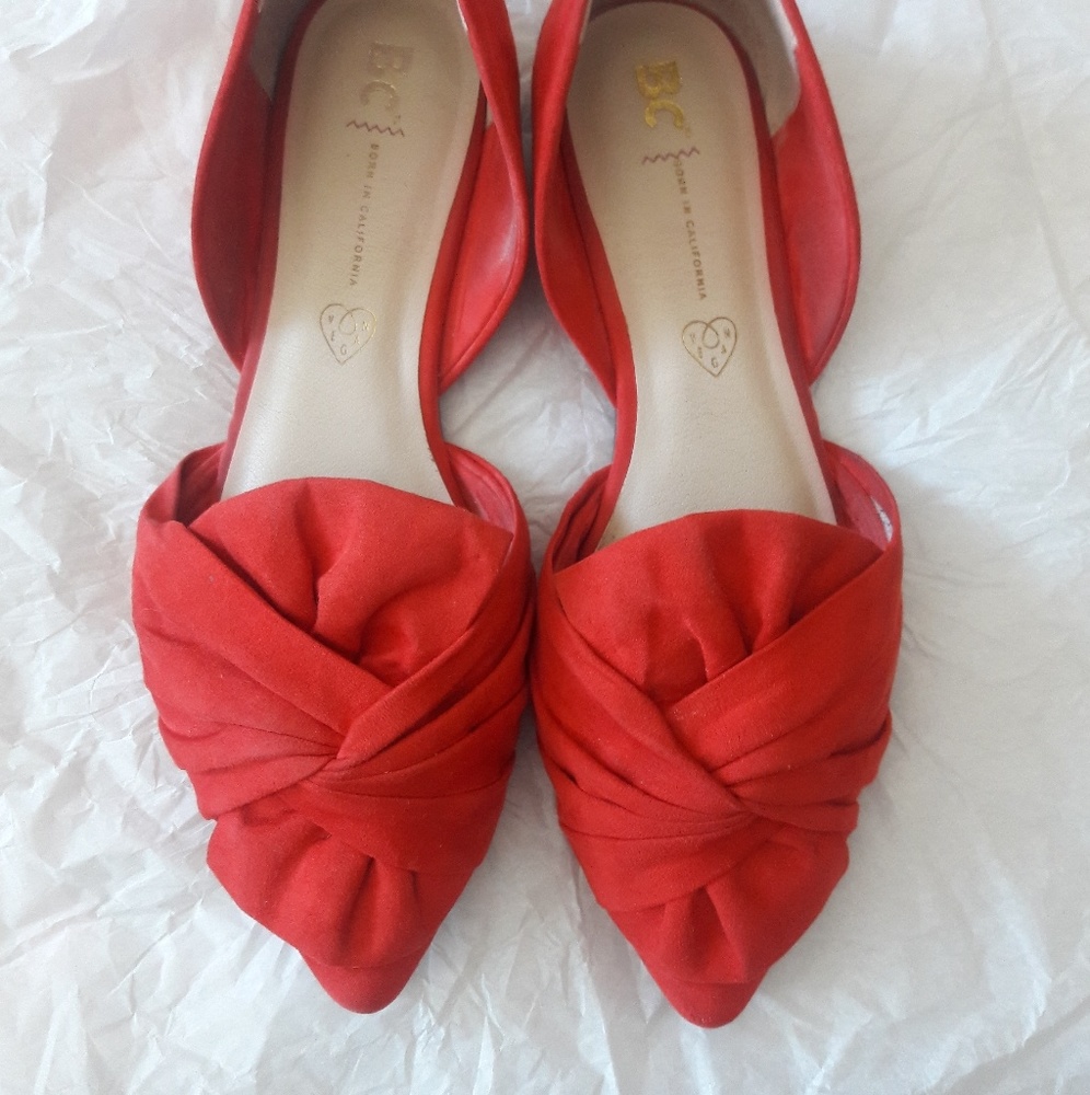 BCBG open side flats